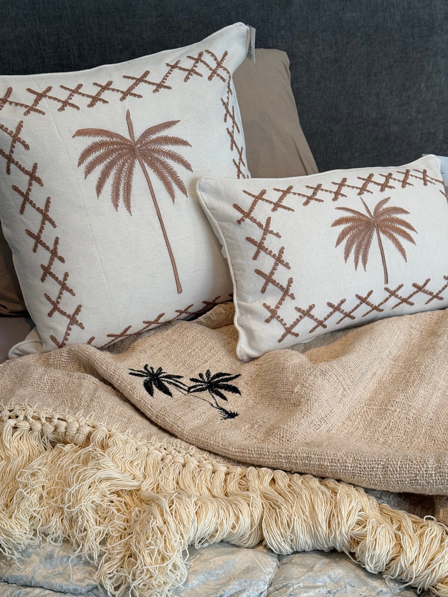 Cushion Chippendale Palm Oat